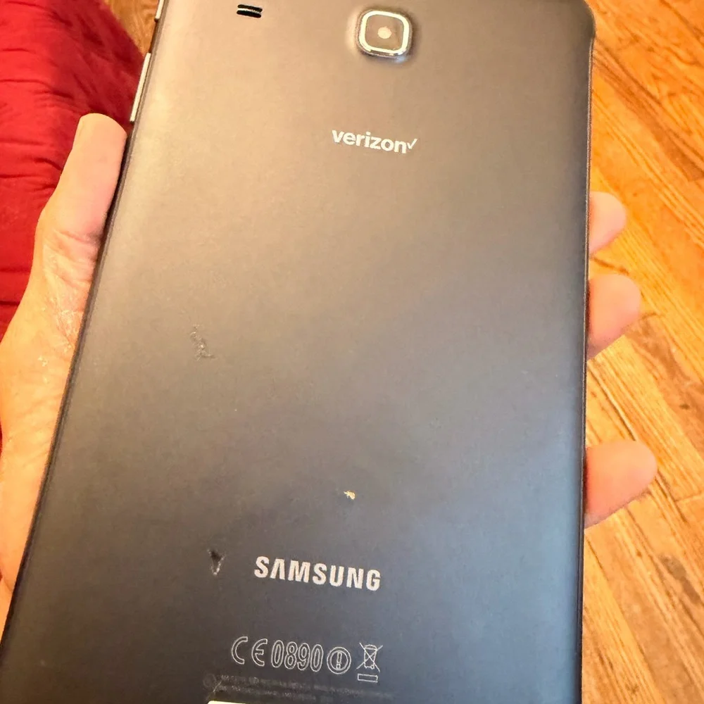 Samsung Tablet t377 in Black with Red Welcome Screen